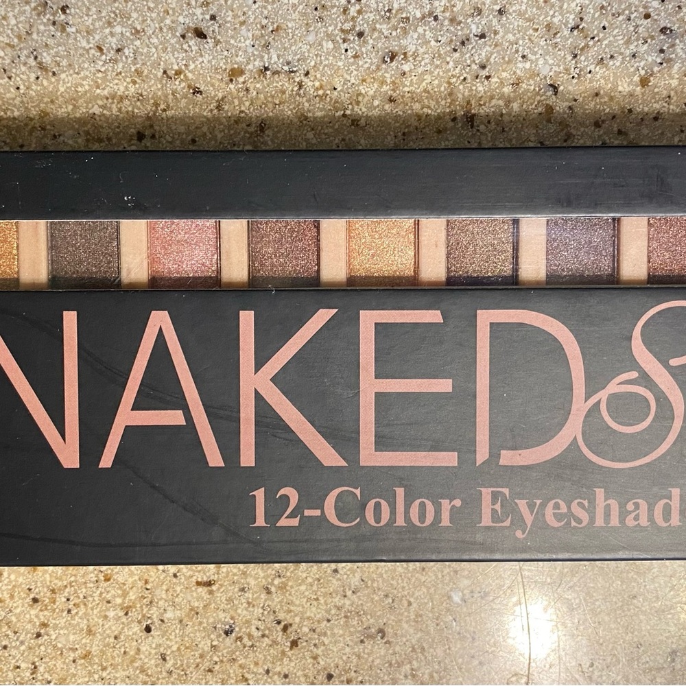NWT Naked 12 color palette